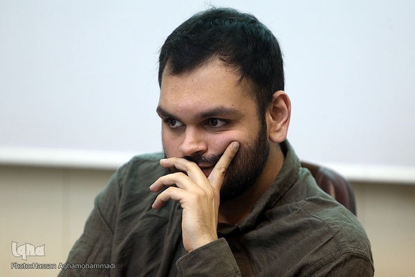 آیین رونمایی از کتاب «بخور، نخور» نوشته محمد حسن‌زاده