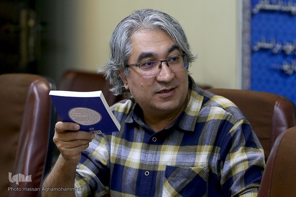 آیین رونمایی از کتاب «بخور، نخور» نوشته محمد حسن‌زاده