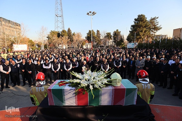 مراسم تشییع و خاکسپاری پیکر آتش نشان شهید «قریب رضا دارابی»