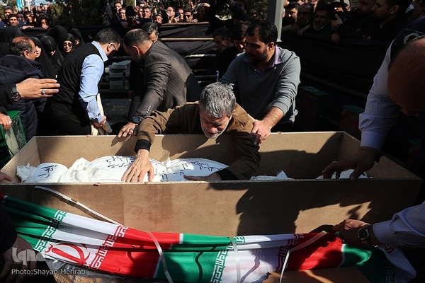 مراسم تشییع و خاکسپاری پیکر آتش نشان شهید «قریب رضا دارابی»