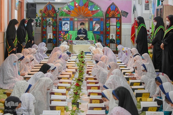 محفل انس با قرآن دانش آموزی در قم