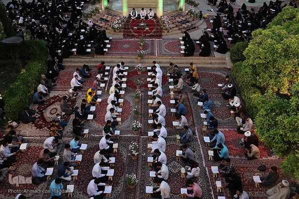 گردهمایی ۶۰۰ حافظ قرآن در آرامگاه حافظ‎‎