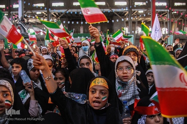 اجتماع خانوادگی «سلام فرمانده» در سمنان