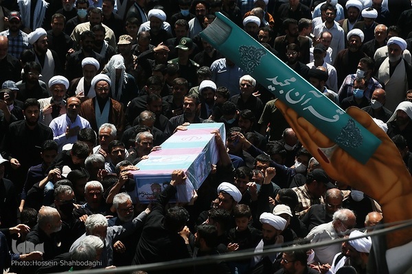 خاکسپاری پیکر مطهر شهید مصطفی نامور از شهدای تازه تفحص شده دفاع مقدس در قم