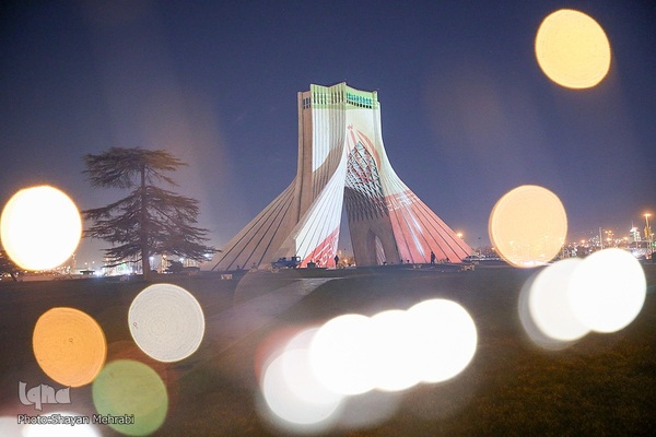 جشن نور در میدان آزادی