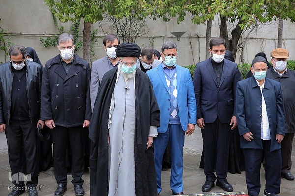 اقامه نماز بر پیکر دکتر حسن غفوری فرد