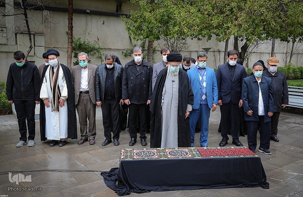 اقامه نماز بر پیکر دکتر حسن غفوری فرد