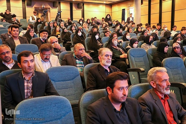 مراسم اختتامیه نمایشگاه هنرهای تجسمی هنرمندان شاهد و ایثارگر منطقه ۴ کشور