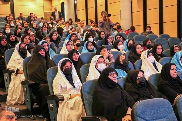 مراسم اختتامیه نمایشگاه هنرهای تجسمی هنرمندان شاهد و ایثارگر منطقه ۴ کشور