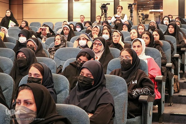 مراسم اختتامیه نمایشگاه هنرهای تجسمی هنرمندان شاهد و ایثارگر منطقه ۴ کشور