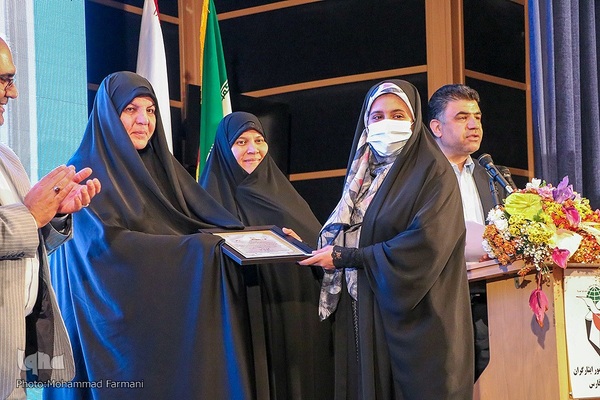 مراسم اختتامیه نمایشگاه هنرهای تجسمی هنرمندان شاهد و ایثارگر منطقه ۴ کشور