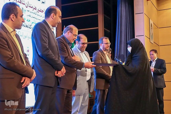 مراسم اختتامیه نمایشگاه هنرهای تجسمی هنرمندان شاهد و ایثارگر منطقه ۴ کشور