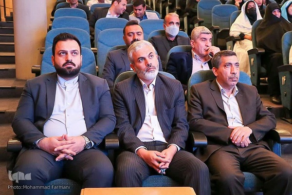 مراسم اختتامیه نمایشگاه هنرهای تجسمی هنرمندان شاهد و ایثارگر منطقه ۴ کشور