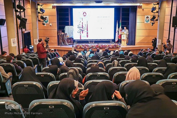 مراسم اختتامیه نمایشگاه هنرهای تجسمی هنرمندان شاهد و ایثارگر منطقه ۴ کشور