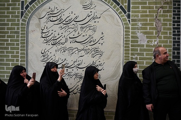 مراسم تشییع پیکر مرحوم حسن غفوری‌فرد در حسینیه جماران