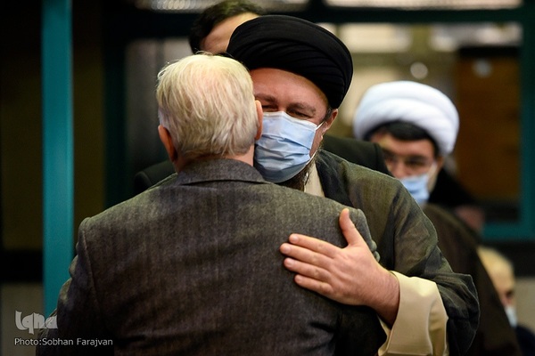 مراسم تشییع پیکر مرحوم حسن غفوری‌فرد در حسینیه جماران