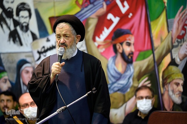 مراسم تشییع پیکر مرحوم حسن غفوری‌فرد در حسینیه جماران