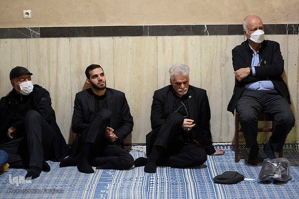 مراسم تشییع پیکر مرحوم حسن غفوری‌فرد در حسینیه جماران