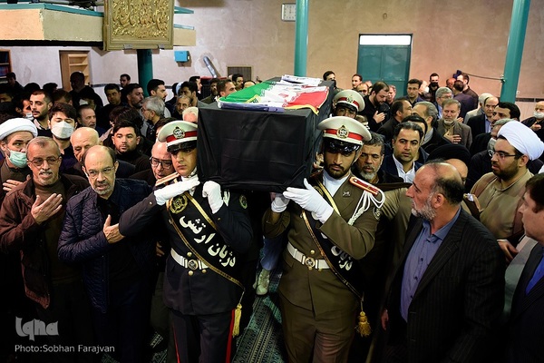 مراسم تشییع پیکر مرحوم حسن غفوری‌فرد در حسینیه جماران