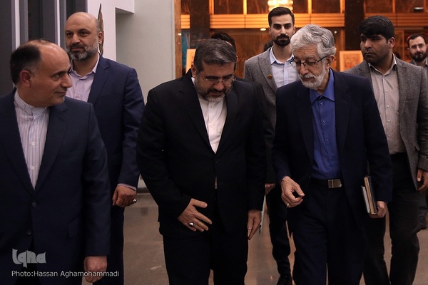 آیین بزرگداشت حکیم نظامی گنجوی، شاعر بلندپایه پارسی