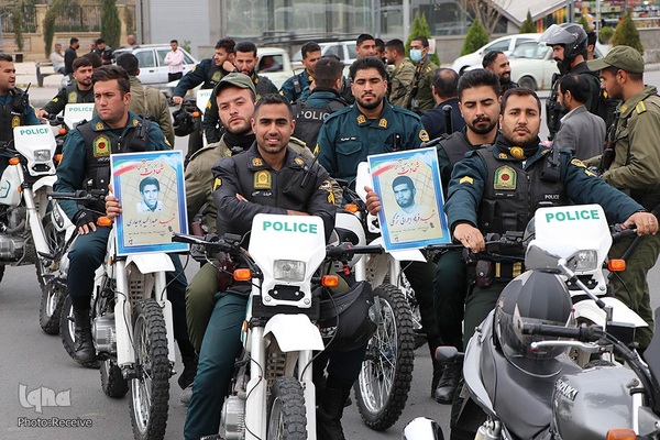 رژه نمادين یگان‌های موتوری نیروهای مسلح در شیراز