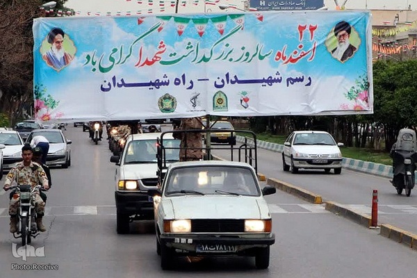 رژه نمادين یگان‌های موتوری نیروهای مسلح در شیراز