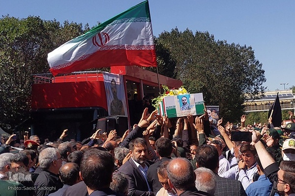 مراسم تشییع پیکر مدافع امنیت، بسیجی شهید «حسین اجاقی» در تبریز