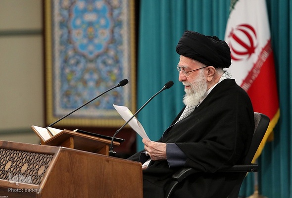 محفل نورانی انس با قرآن کریم با حضور حضرت آیت‌الله العظمی خامنه‌ای، رهبر انقلاب اسلامی