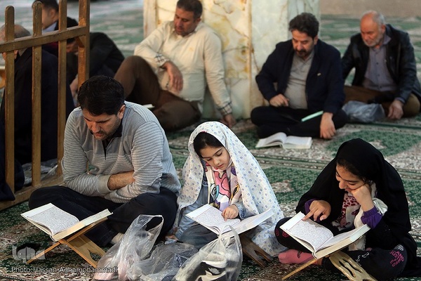 مراسم جزء خوانی قرآن کریم در مصلی امام علی(ع) حرم مطهر حضرت عبدالعظیم حسنی (ع)