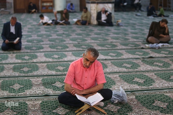 مراسم جزء خوانی قرآن کریم در مصلی امام علی(ع) حرم مطهر حضرت عبدالعظیم حسنی (ع)