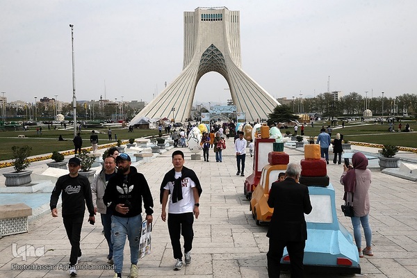 برج آزادی میزبان مسافران نوروزی