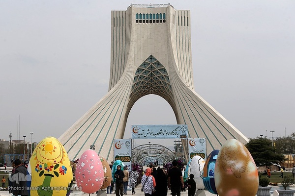 برج آزادی میزبان مسافران نوروزی