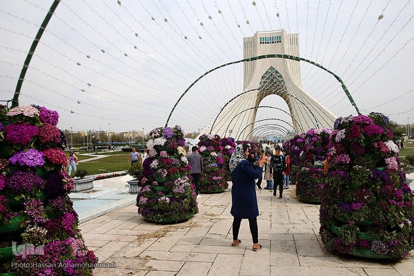 برج آزادی میزبان مسافران نوروزی