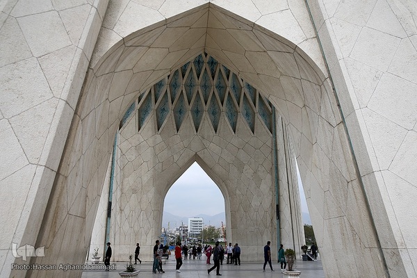 برج آزادی میزبان مسافران نوروزی