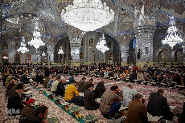 جزءخوانی قرآن کریم در آستان رضوی