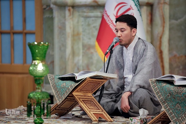 جزءخوانی قرآن کریم در آستان رضوی