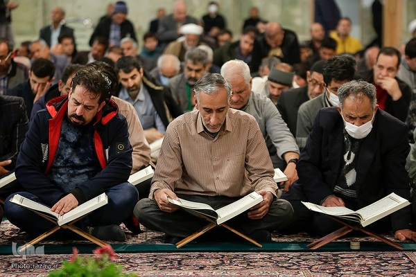 جزءخوانی قرآن کریم در آستان رضوی