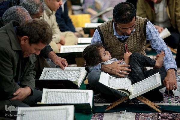 جزءخوانی قرآن کریم در آستان رضوی
