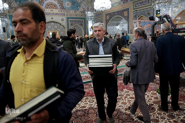 ترتیل خوانی قرآن کریم در حرم مطهر رضوی