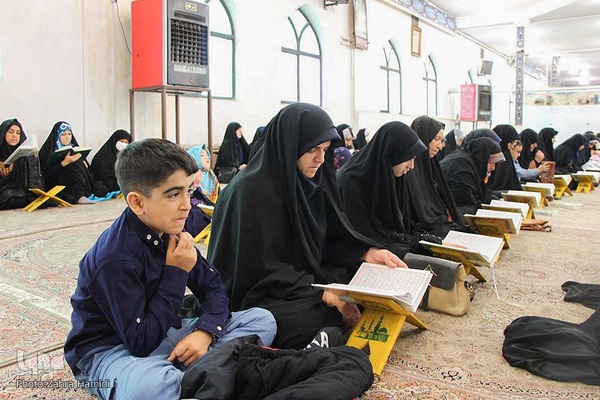 محفل جزء خوانی قرآن کریم در امامزادگان باقریه بیرجند