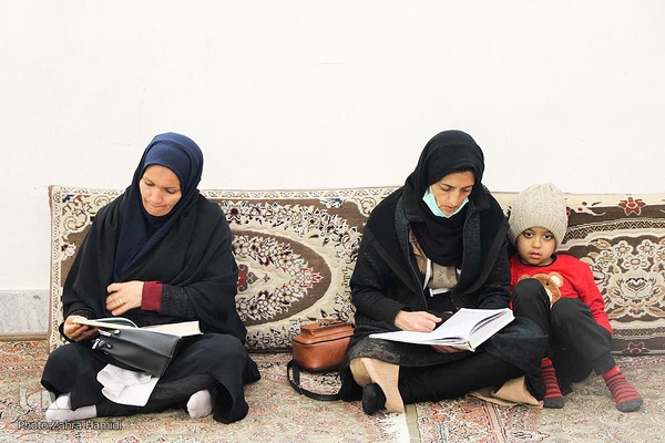 محفل جزء خوانی قرآن کریم در امامزادگان باقریه بیرجند