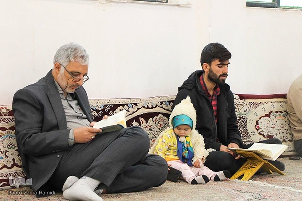 محفل جزء خوانی قرآن کریم در امامزادگان باقریه بیرجند