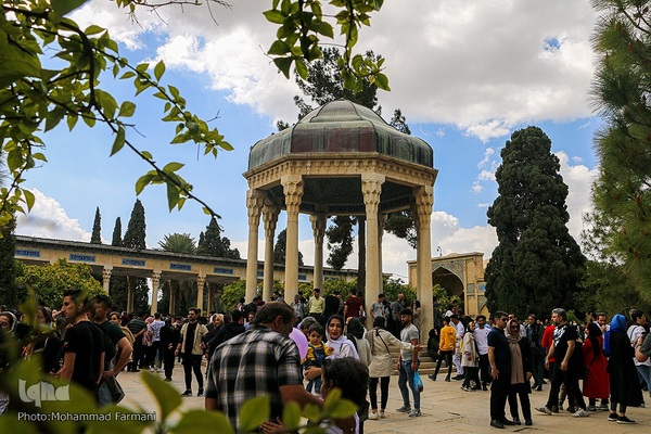 مسافران نوروزی در حافظ