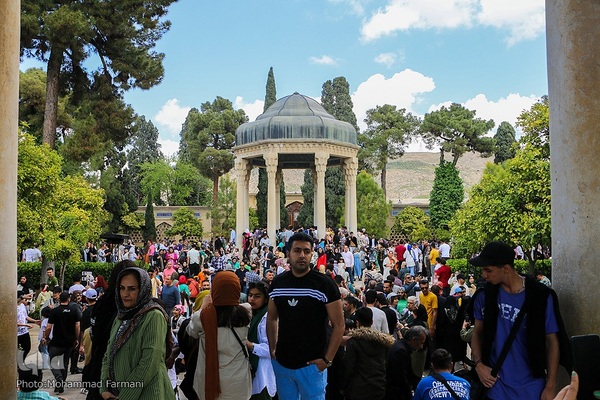 مسافران نوروزی در حافظ