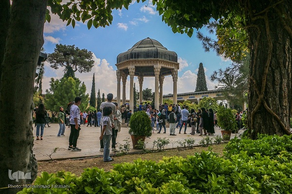 مسافران نوروزی در حافظ