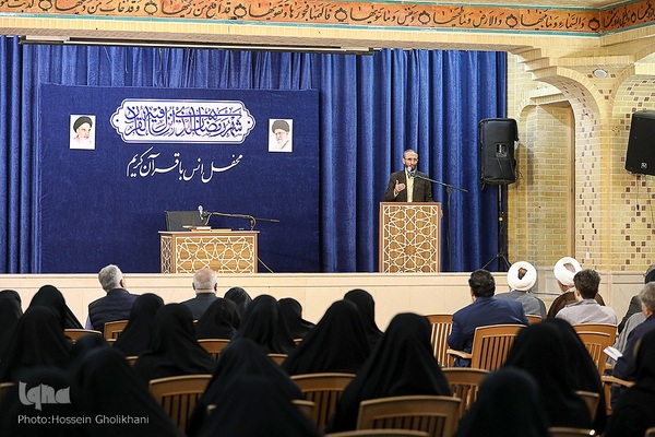 محفل انس با قرآن کریم در قزوین