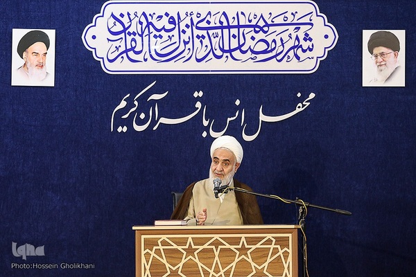 محفل انس با قرآن کریم در قزوین