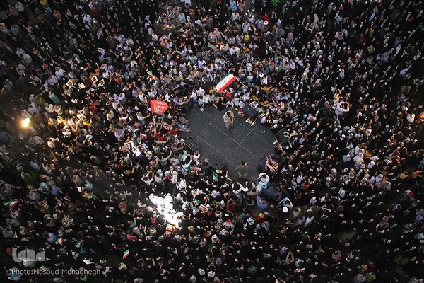 اجتماع خانوادگی همخوانی سرود «سلام فرمانده» در سمنان 