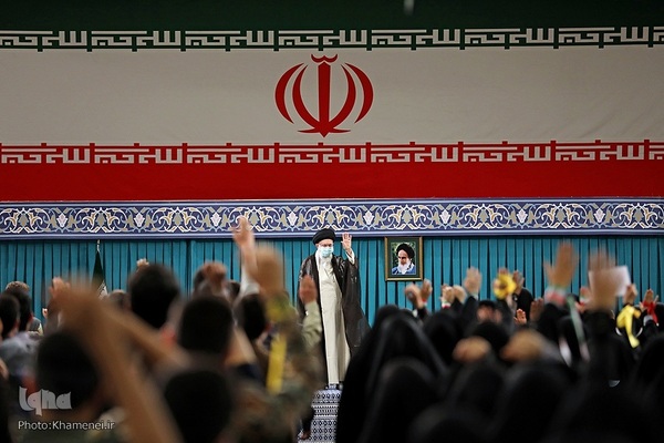 ، روز دانش‌آموز و روز ملی مبارزه با استکبار،دیدار رهبر انقلاب اسلامی با جمعی از دانش‌آموزان سراسر کشور به مناسبت یوم الله سیزدهم آبان‌ماه