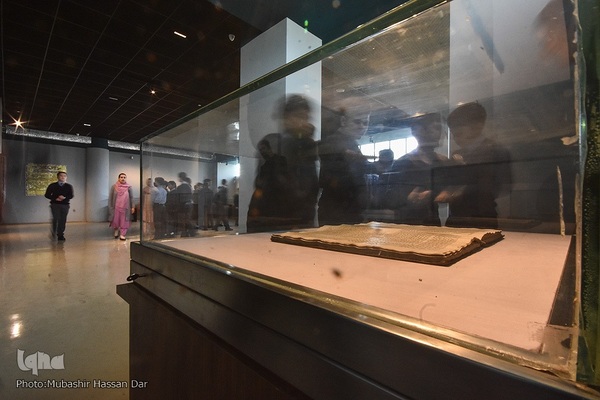 نمایشگاه نسخه‌های خطی قرآنی کمیاب و قدیمی در کشمیر هند